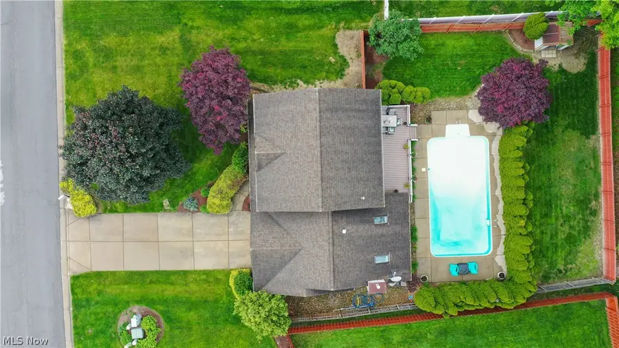 1208 Cedarwood Drive, Mineral Ridge, OH 44440 - #2