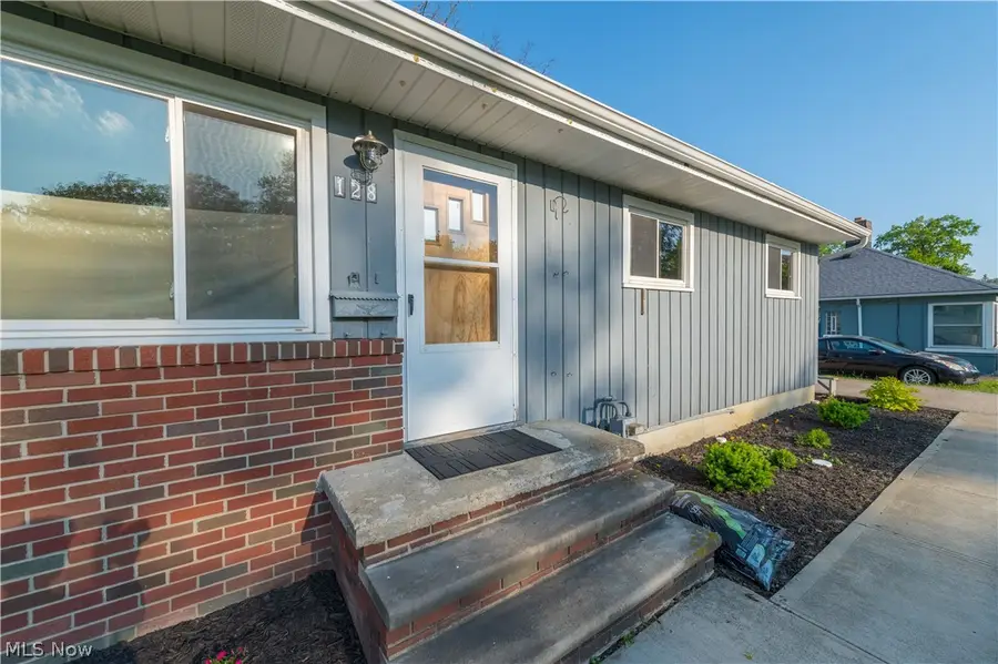 128 Forest Boulevard, Avon Lake, OH 44012 - #2