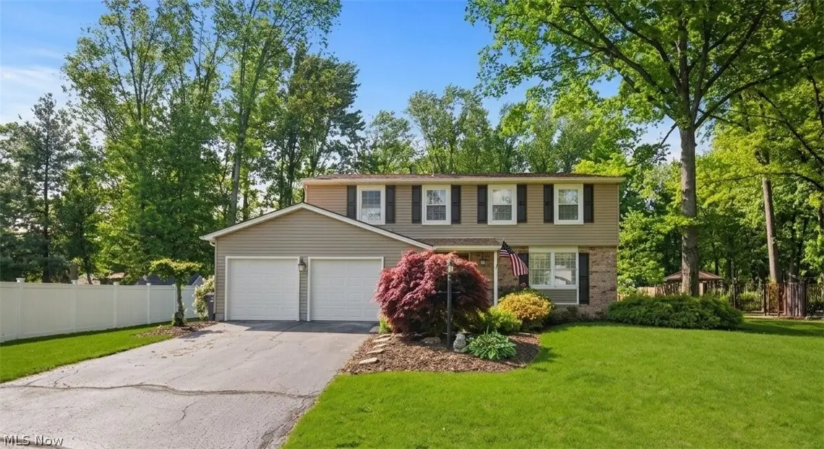 9252 Briarbrook Ne Drive, Howland, OH 44484 - #1