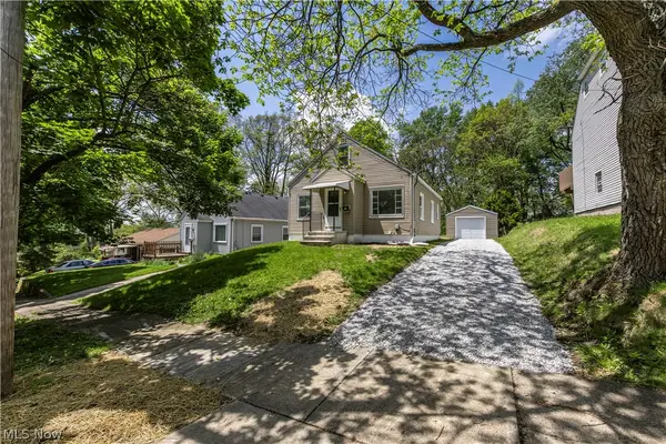 144 Malacca Street, Akron, OH 44305