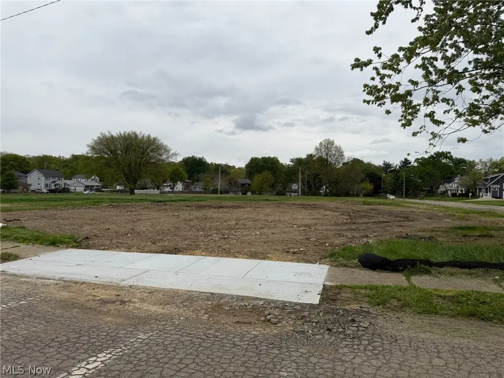 1212 10th Ne Street, Massillon, OH 44646 - #1