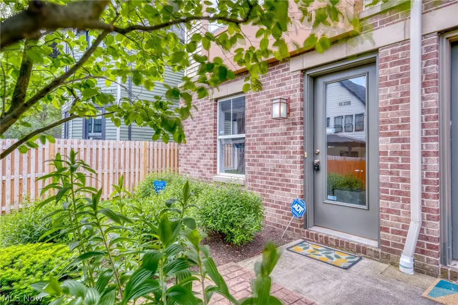 3901 Vine Court, Cleveland, OH 44113 - #3