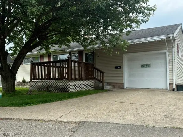 740 Ashwood Ne Lane, New Philadelphia, OH 44663