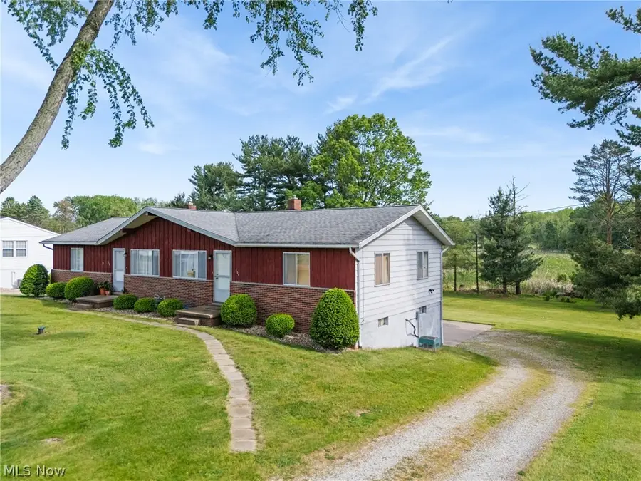 134 Center Road, New Franklin, OH 44319 - #2