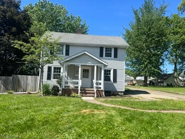 140 South Nw Street, Navarre, OH 44662
