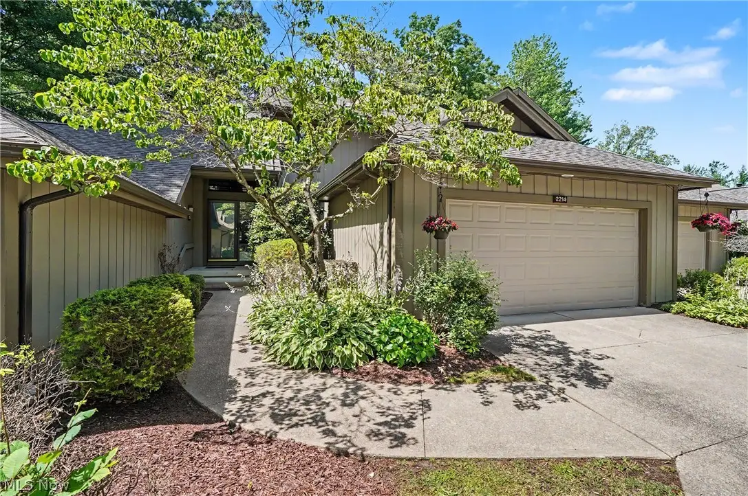 2214 Stone Creek Trail, Cuyahoga Falls, OH 44223 - #1