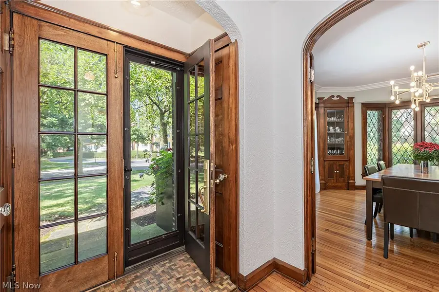 1351 Oakridge Drive, Cleveland Heights, OH 44121 - #2