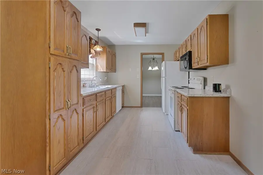 1341 Fox Run Drive, Youngstown, OH 44512 - #3