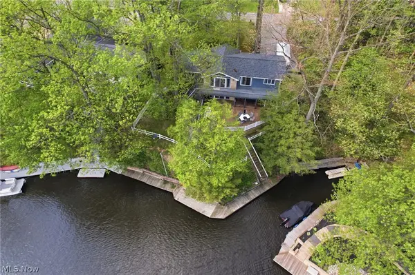 2410 Plum Creek Drive, Roaming Shores, OH 44084