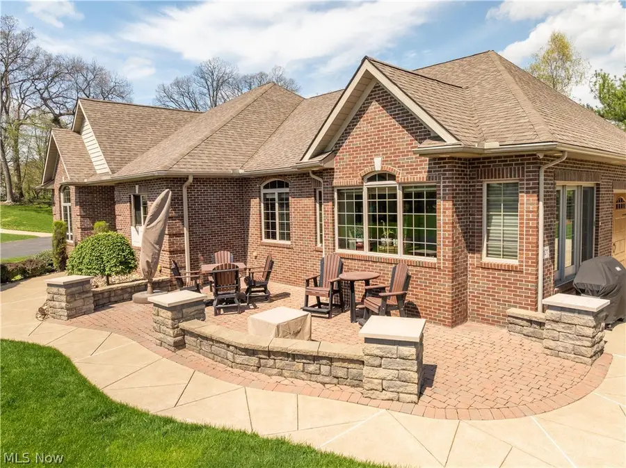4101 Cove Nw Circle, Canton, OH 44708 - #2