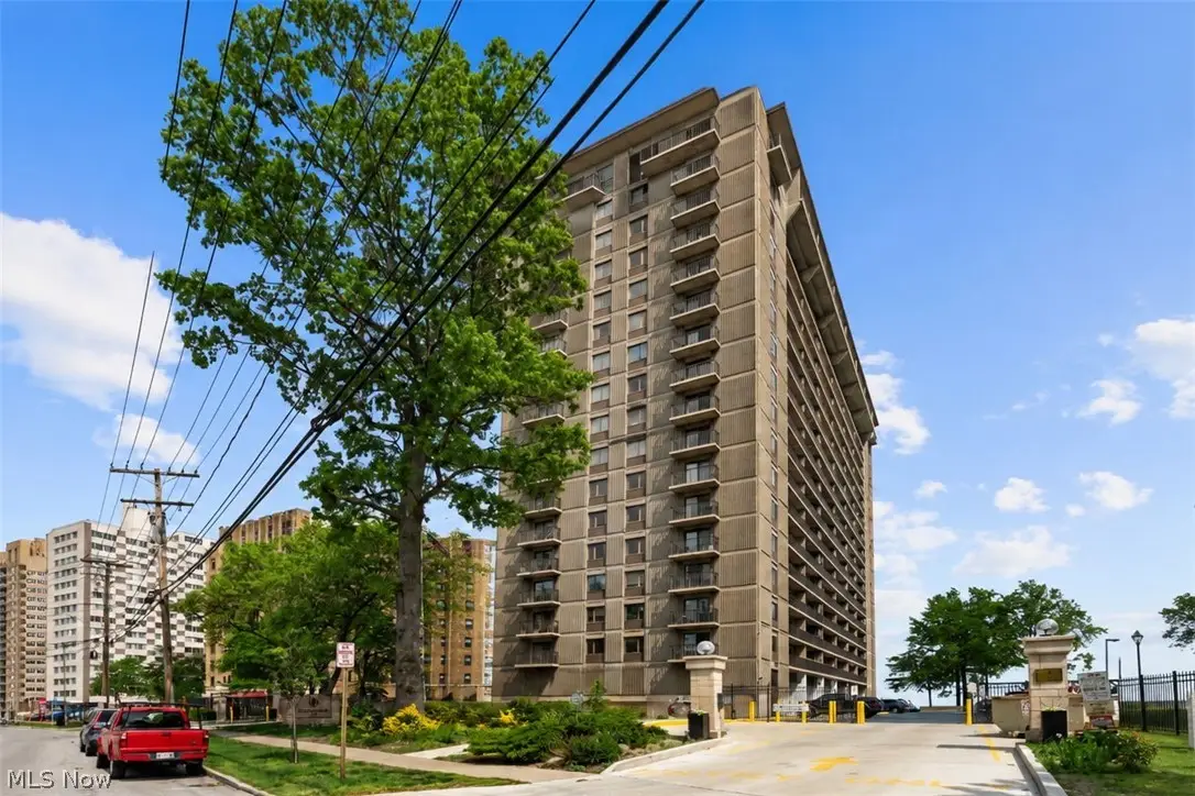 12500 Edgewater Drive #1106, Lakewood, OH 44107 - #1