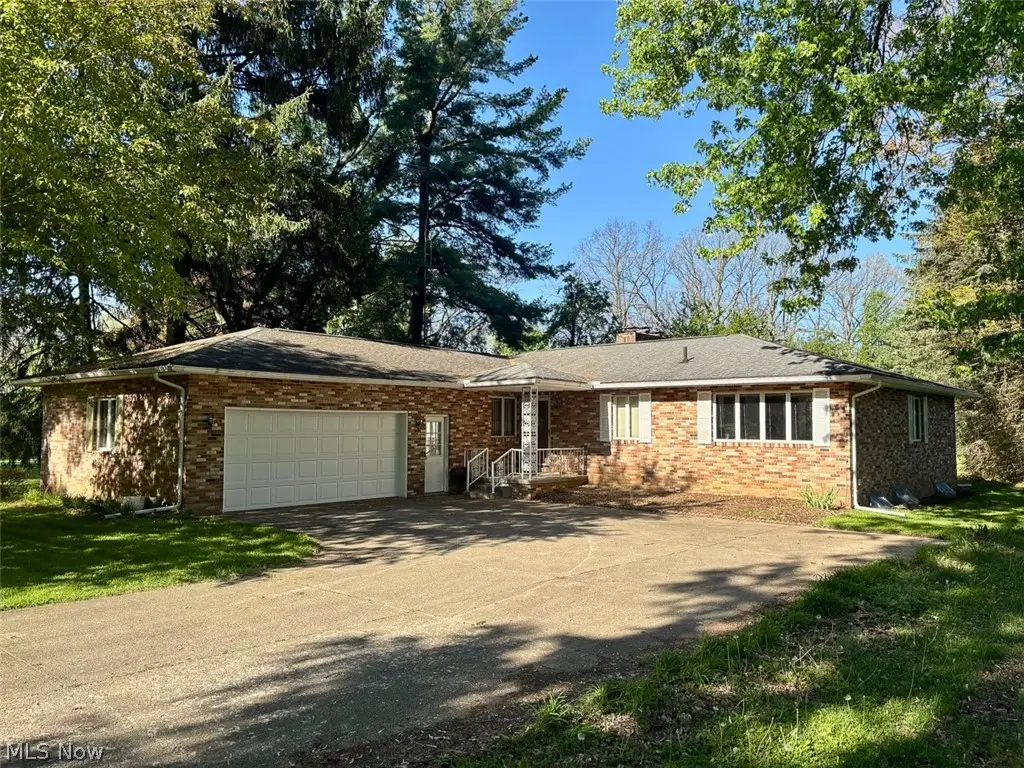 1591 Elberta Sw Avenue, North Canton, OH 44709 - #1