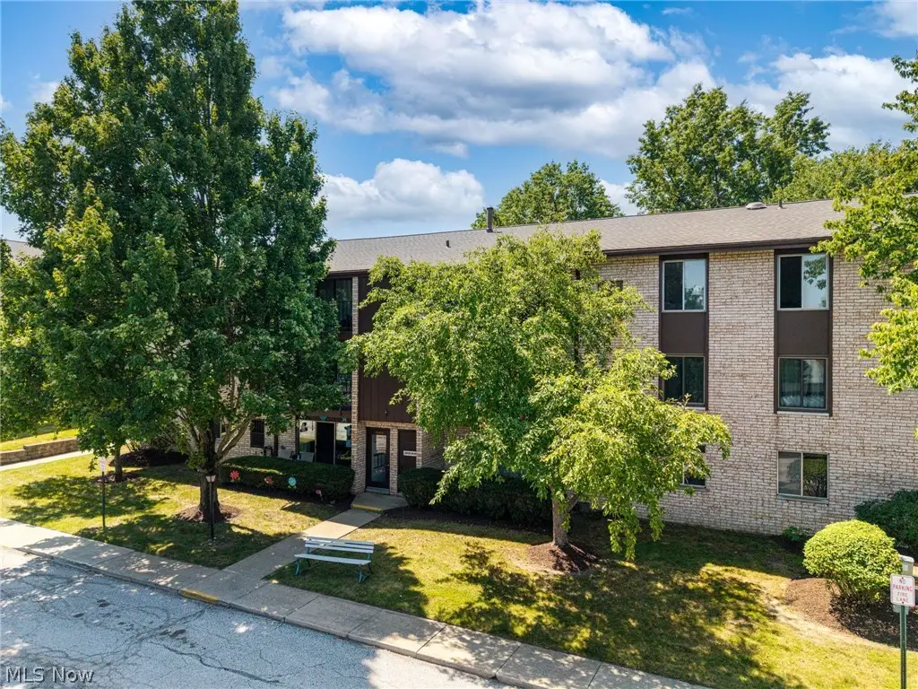 16400 Heather Lane #F101, Middleburg Heights, OH 44130 - #1