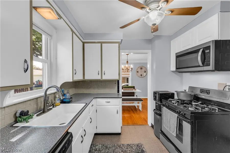9205 Beech Avenue, Brooklyn, OH 44144 - #3