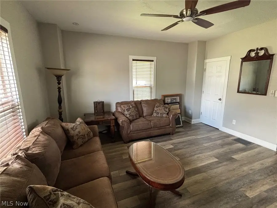 921 6th Sw Street, Massillon, OH 44647 - #2