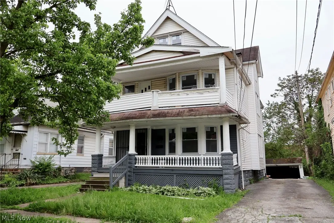 13302 Beachwood Avenue, Cleveland, OH 44105 - #1