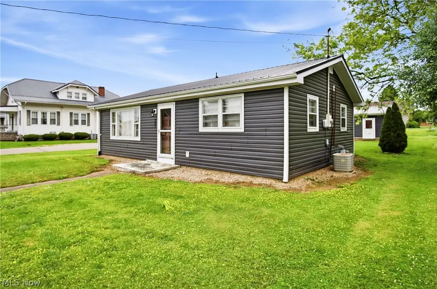 289 Elm Street, Duncan Falls, OH 43734 - #3