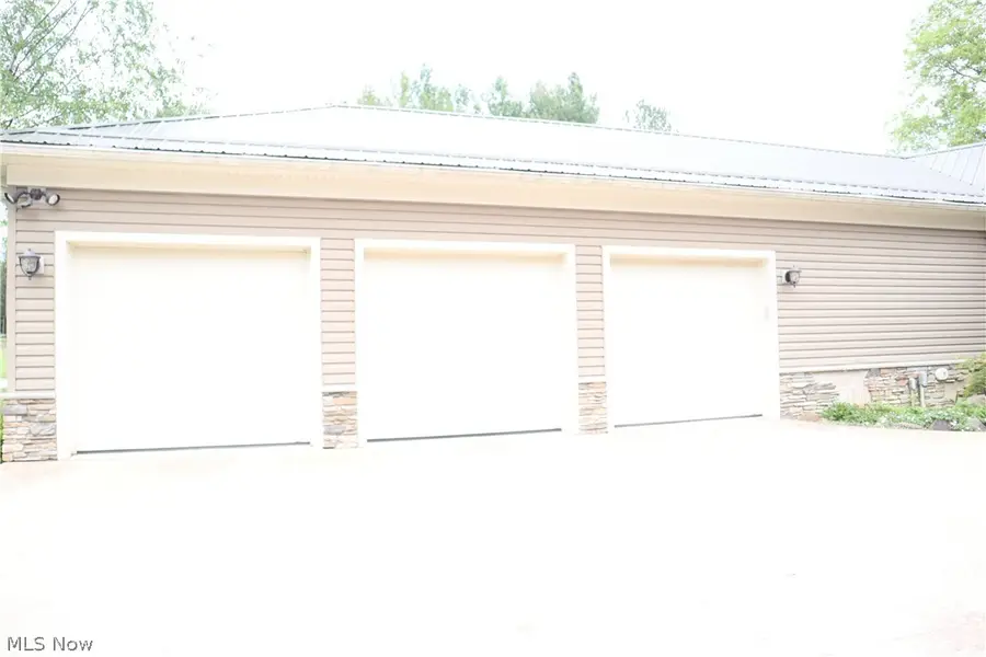 7509 Girdle Road, West Farmington, OH 44491 - #2
