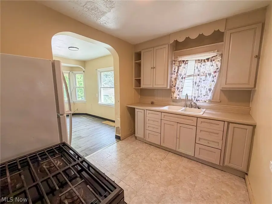145 S Lakeview Avenue, Youngstown, OH 44509 - #2