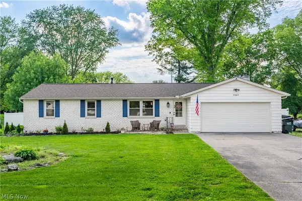 8263 Winterwood Nw Avenue, North Canton, OH 44720