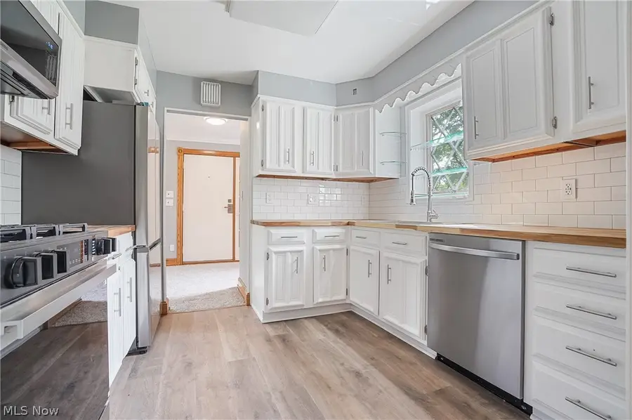 4160 Columbia Road, North Olmsted, OH 44070 - #2