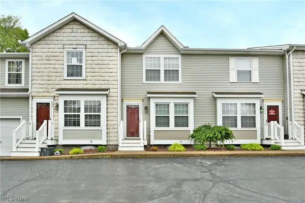 3164 Deer Trail #B, Cortland, OH 44410