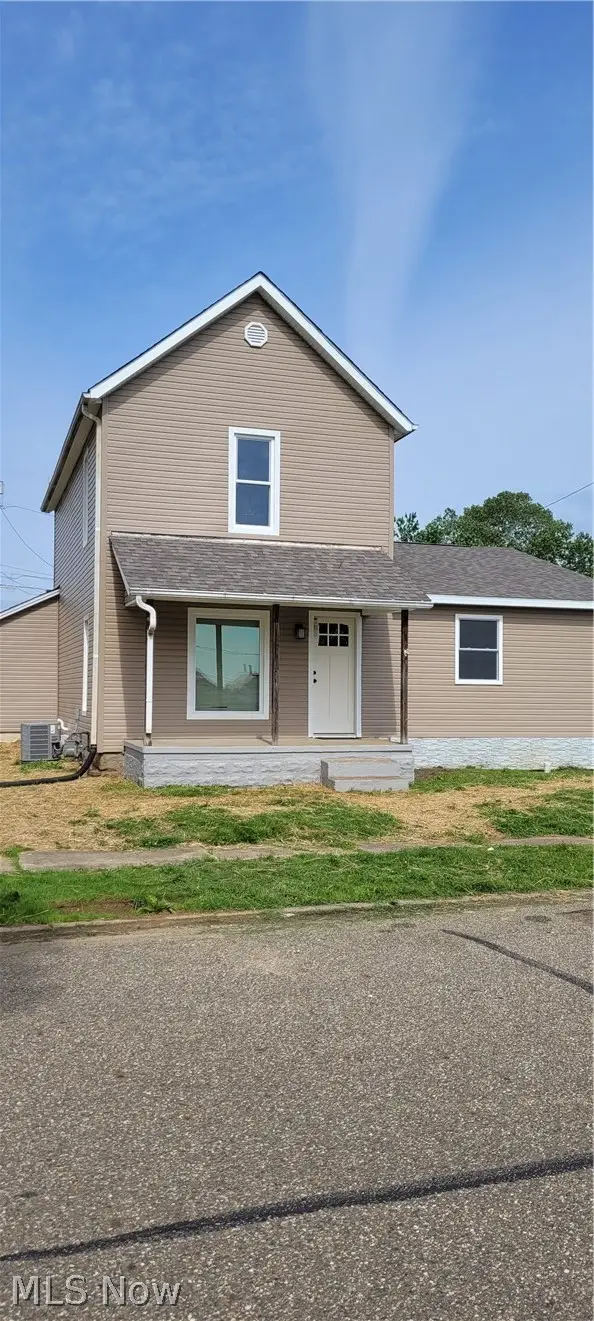 424 Tuscarawas Avenue, Newcomerstown, OH 43832 - #3
