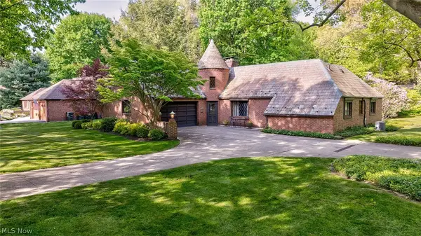 110 White Pond Drive, Akron, OH 44313