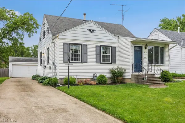 610 Princeton Avenue, Elyria, OH 44035