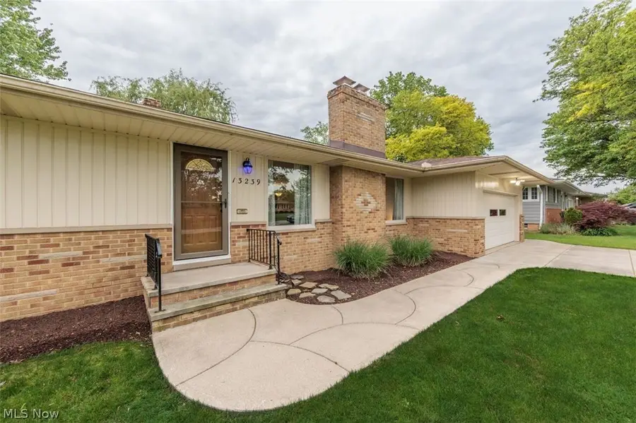 13239 Cherokee Trail, Middleburg Heights, OH 44130 - #3