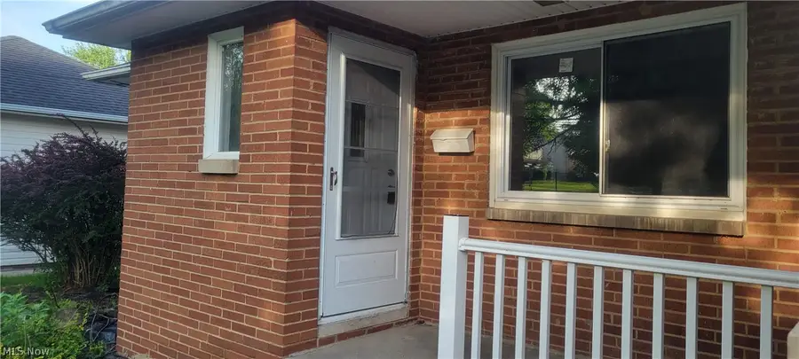 4852 E 81st Street, Garfield Heights, OH 44125 - #2