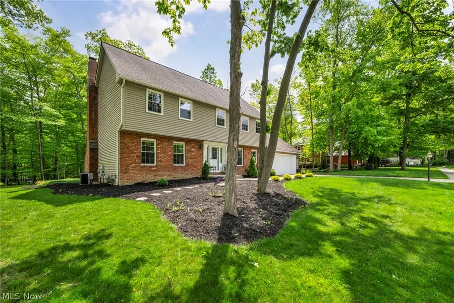 16561 N White Oaks Drive, Strongsville, OH 44136 - #3