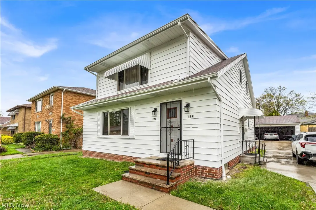 927 E 216th Street, Euclid, OH 44119 - #1