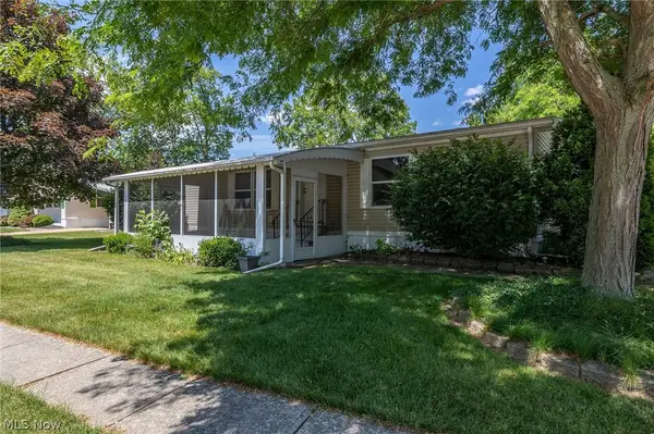 81 Periwinkle Drive, Olmsted Twp, OH 44138