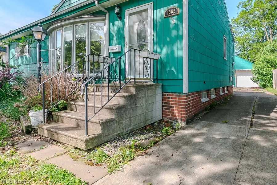 1562 Empire Road, Wickliffe, OH 44092 - #3