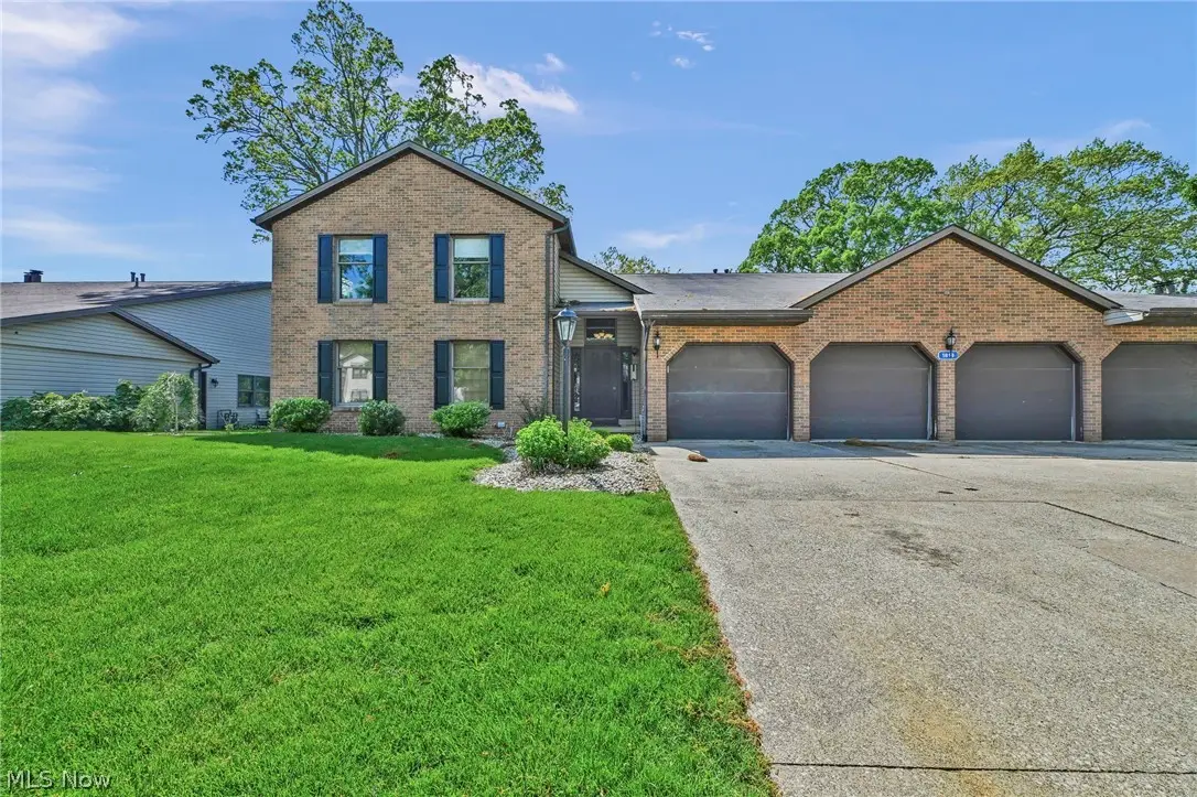 1819 Harbour Nw Circle, Canton, OH 44708 - #1