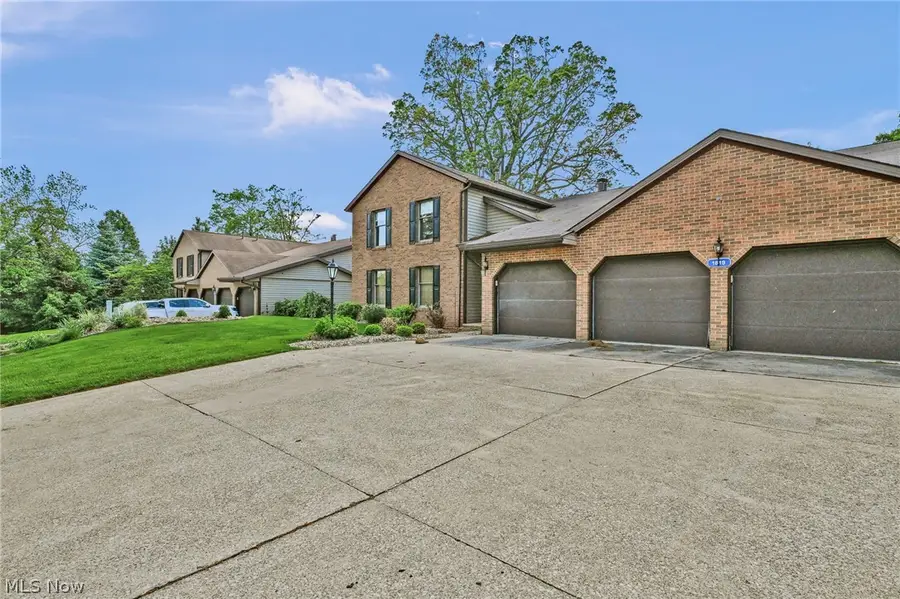 1819 Harbour Nw Circle, Canton, OH 44708 - #3