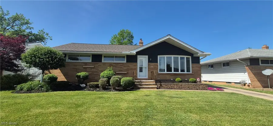73 E Hillsdale Avenue, Seven Hills, OH 44131 - #2