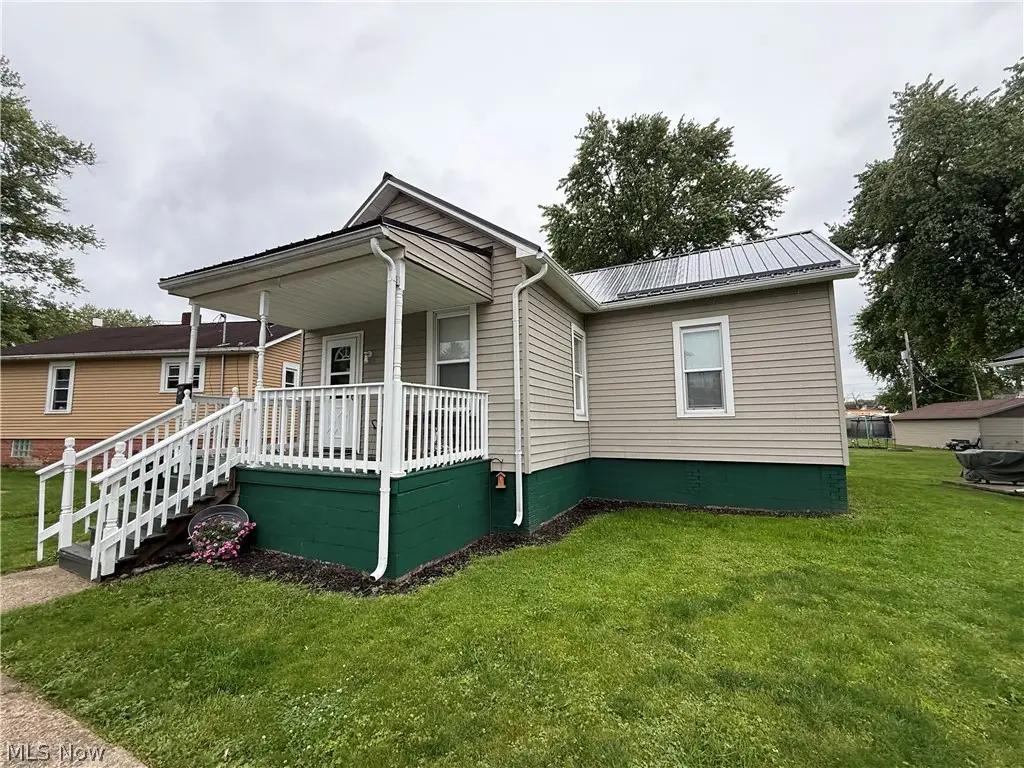 208 W 1st Street, Uhrichsville, OH 44683 - #1