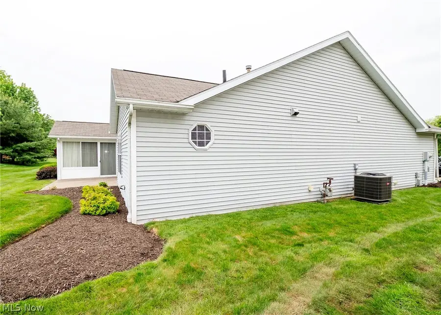 316 Brookpoint Nw Street, North Canton, OH 44720 - #3