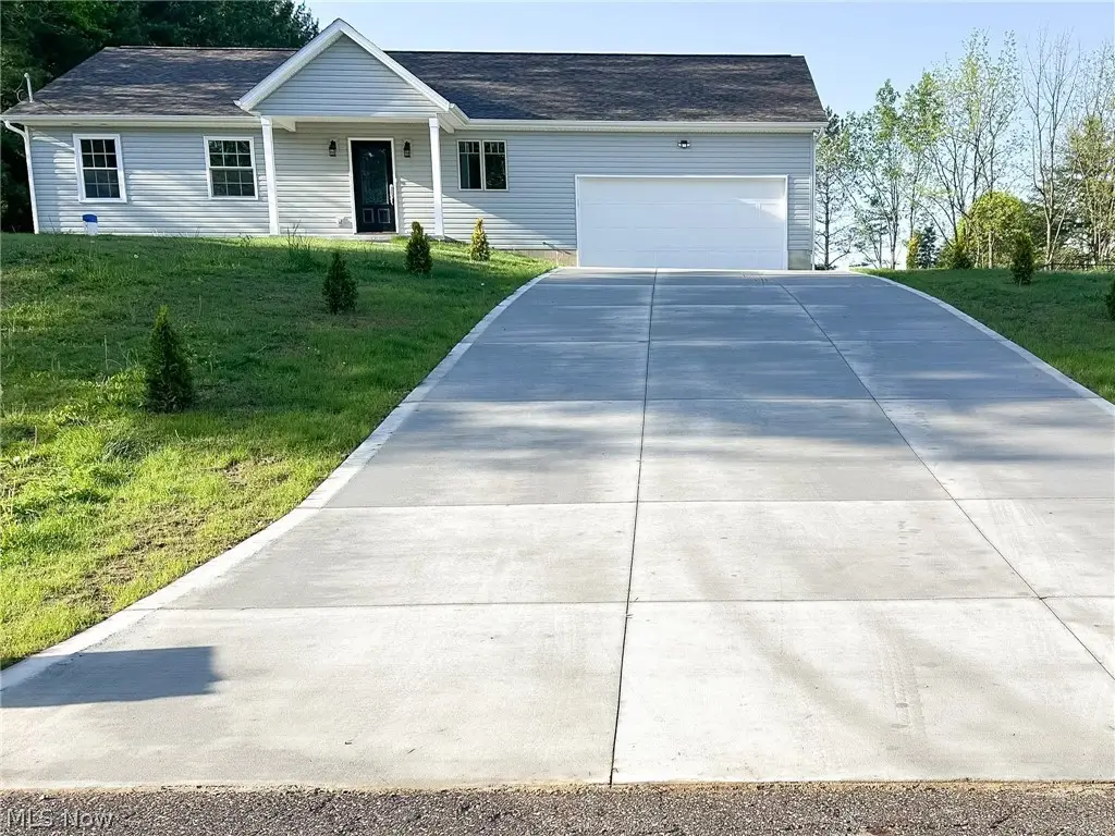 3654 Rolling Ridge Ne Road, Canton, OH 44721 - #1