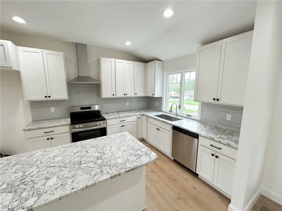 3654 Rolling Ridge Ne Road, Canton, OH 44721 - #3