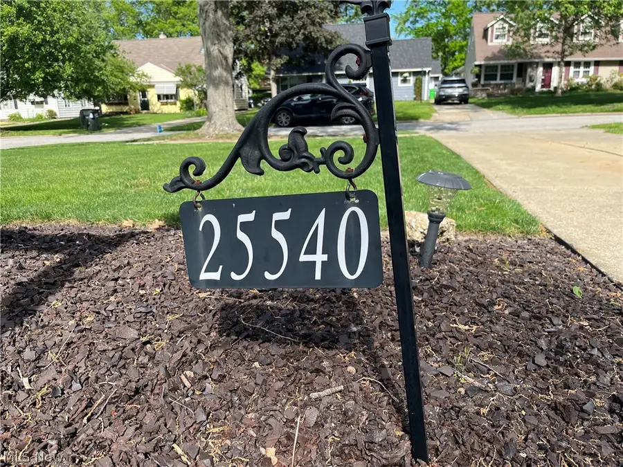 25540 Chatworth Drive, Euclid, OH 44117 - #2
