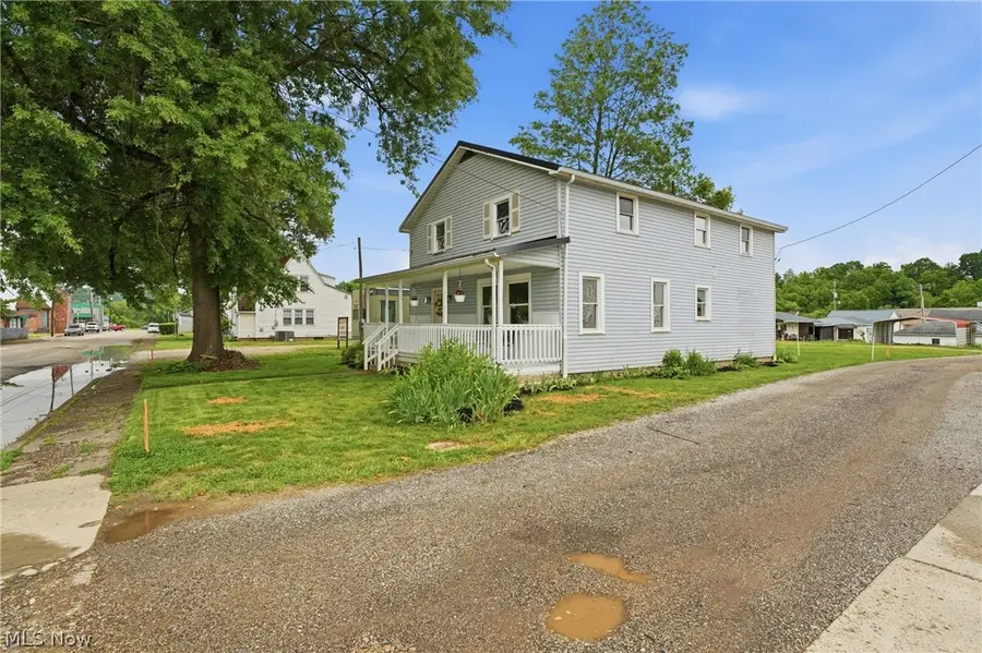 113 Washington St, Elizabeth, WV 26143 - #2