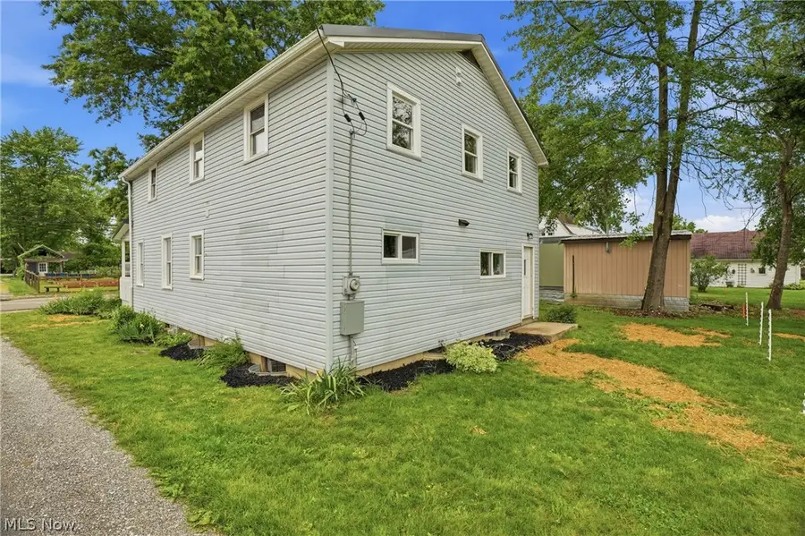 113 Washington St, Elizabeth, WV 26143 - #3