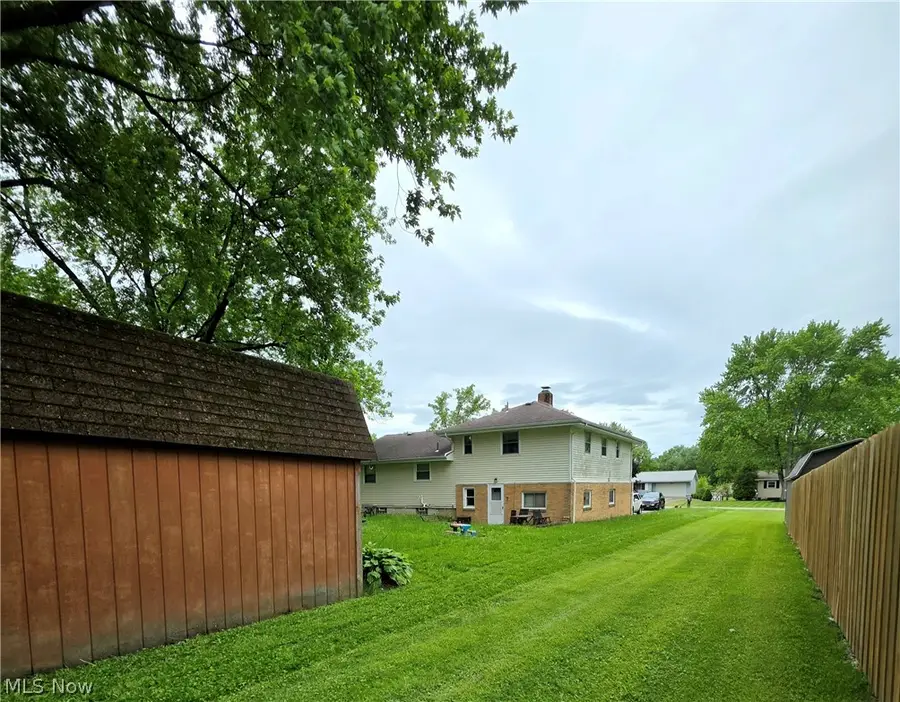 5926 Louise Nw Avenue, Champion, OH 44483 - #3