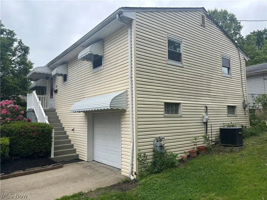 2265 S Hawkins Avenue, Akron, OH 44314 - #3