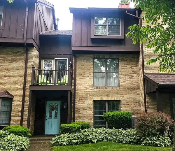15 Acorn Lane, Coshocton, OH 43812