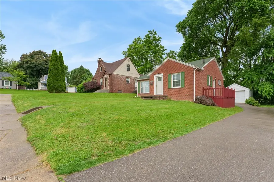1307 23rd Ne Street, Canton, OH 44714 - #2