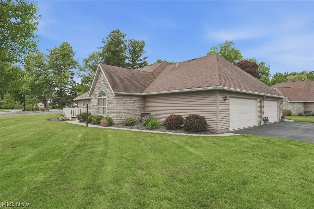 1210 Pebble Chase Ne Circle, Massillon, OH 44646 - #1